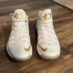 Nike KD 5 White Gold (Men’s size 11)